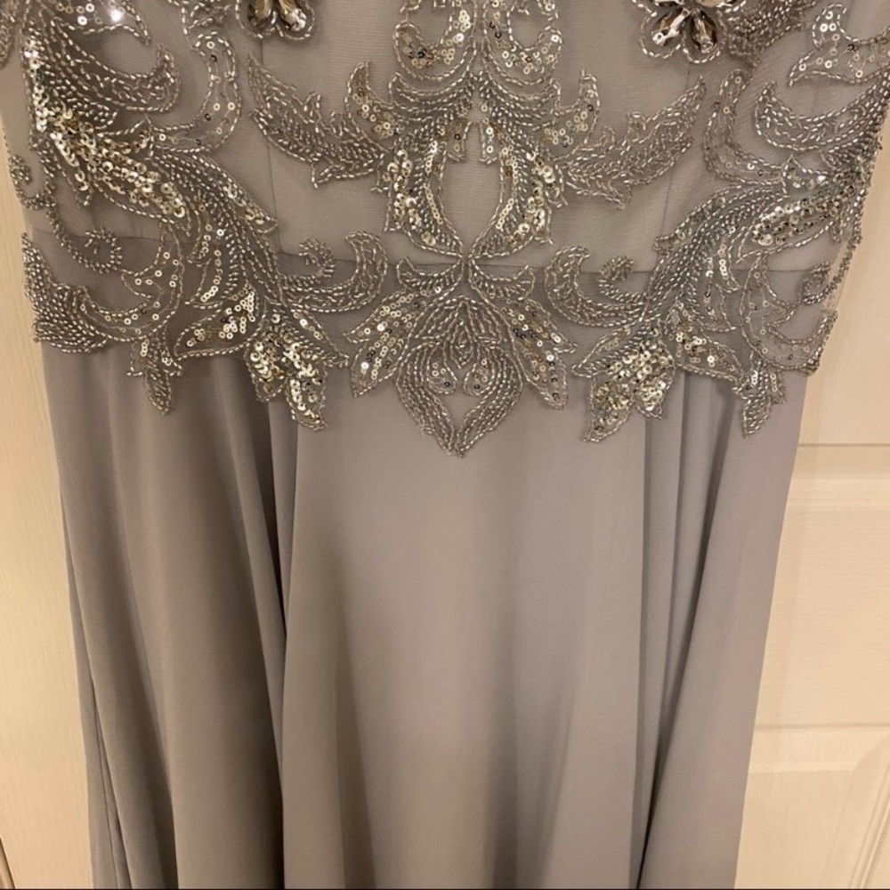 XSCAPE Women's Embellished Short Sleeve Chiffon Gown in Silver - Picture 10 of 12